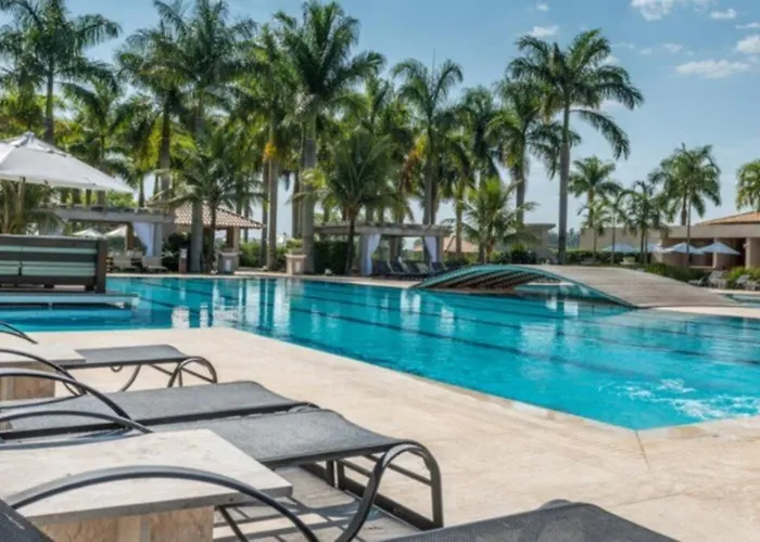 Resort&House,4 Quartos, 8 pessoas, Beach tenis, Bike, Golfe, Pesca, Ar, Wifi fibra, TV a cabo e Lareira